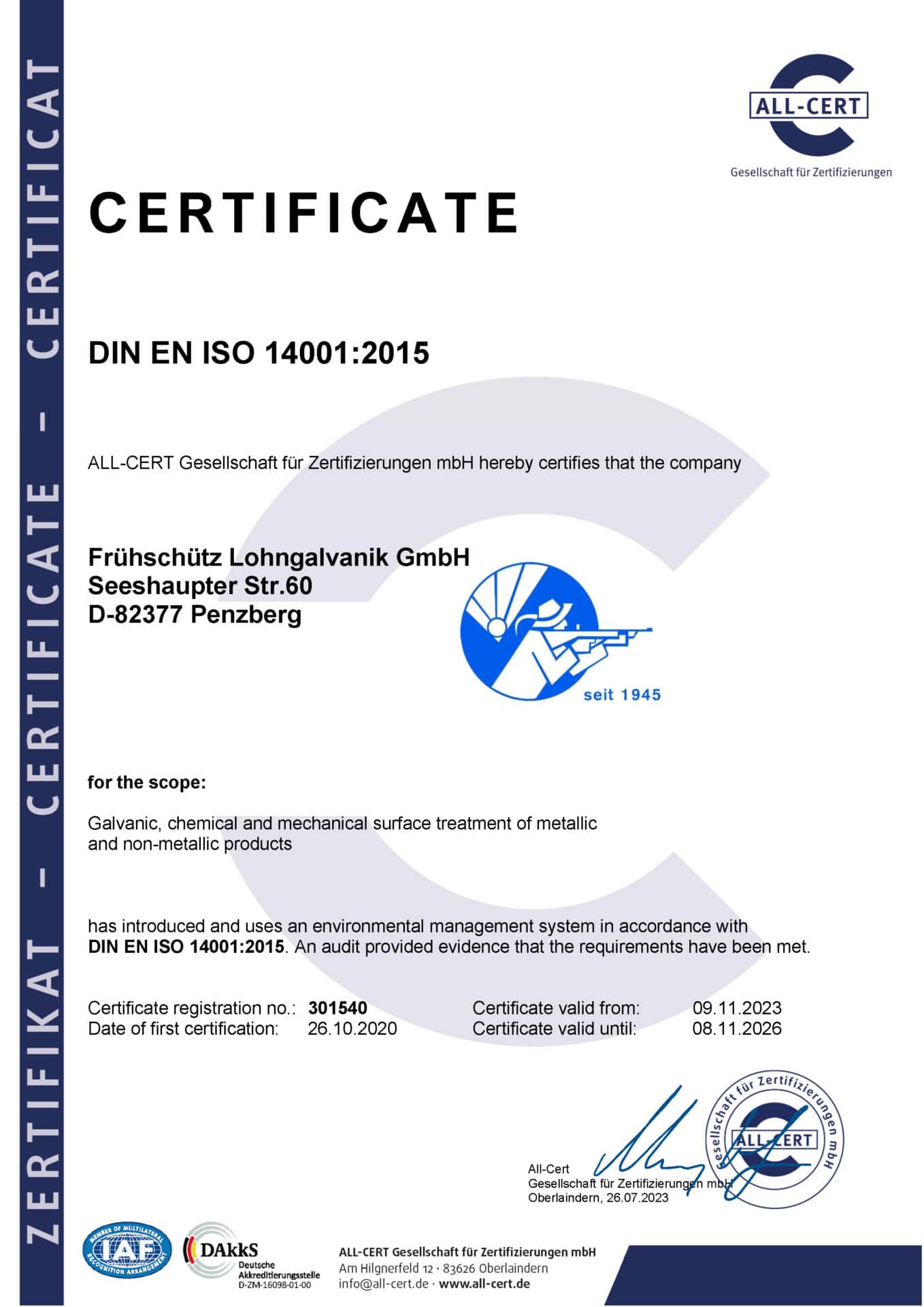 Metallteile auf einer Oberfläche, die durch eine galvanische Behandlung veredelt wurde, sichtbar in.