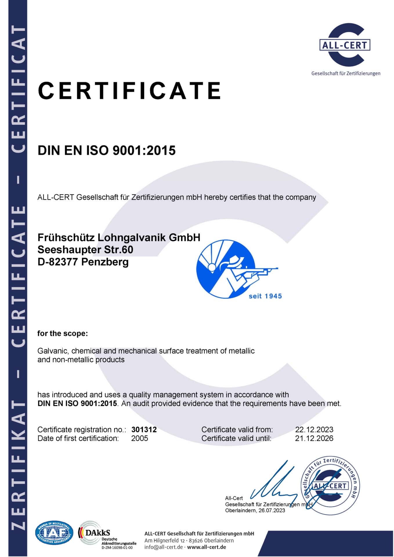 Metallteile werden in der Frühschütz Lohngalvanik GmbH mit Schutzlack behandelt.