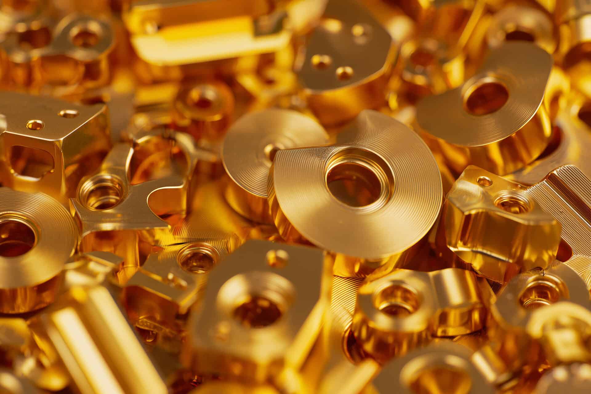 Metallteile in Goldoptik, galvanisch veredelt, für industrielle Beschichtungen.